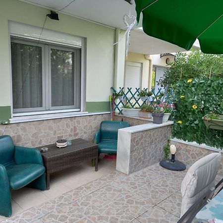 Peramos Apartments Néa Péramos Bagian luar foto