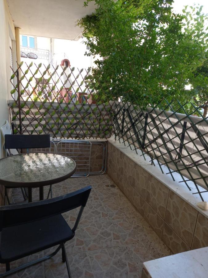 Peramos Apartments Néa Péramos Bagian luar foto