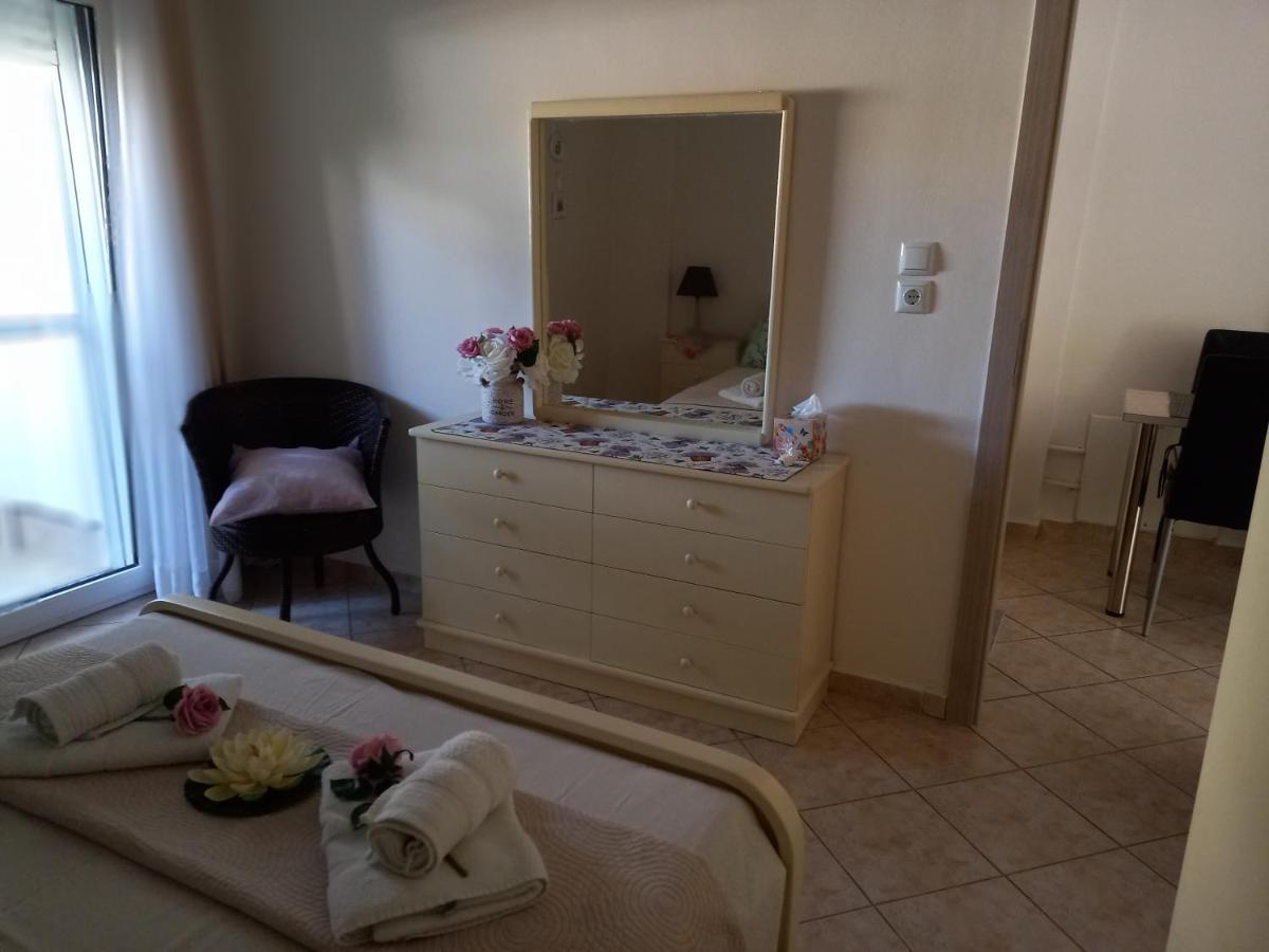 Peramos Apartments Néa Péramos Bagian luar foto