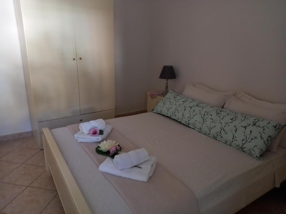 Peramos Apartments Néa Péramos Bagian luar foto