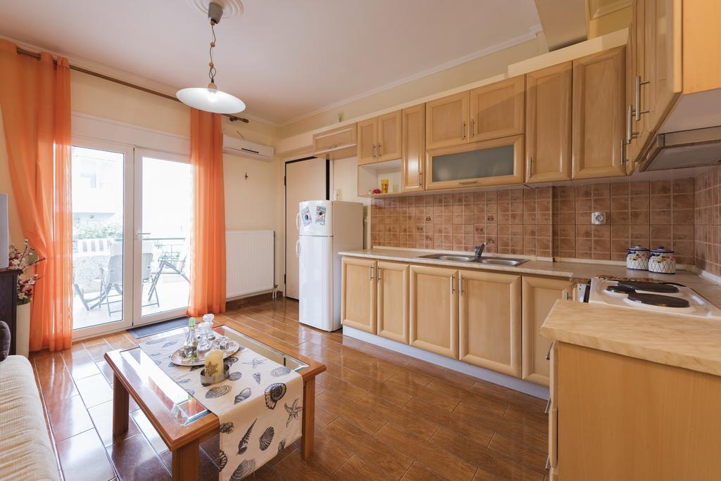 Peramos Apartments Néa Péramos Bagian luar foto