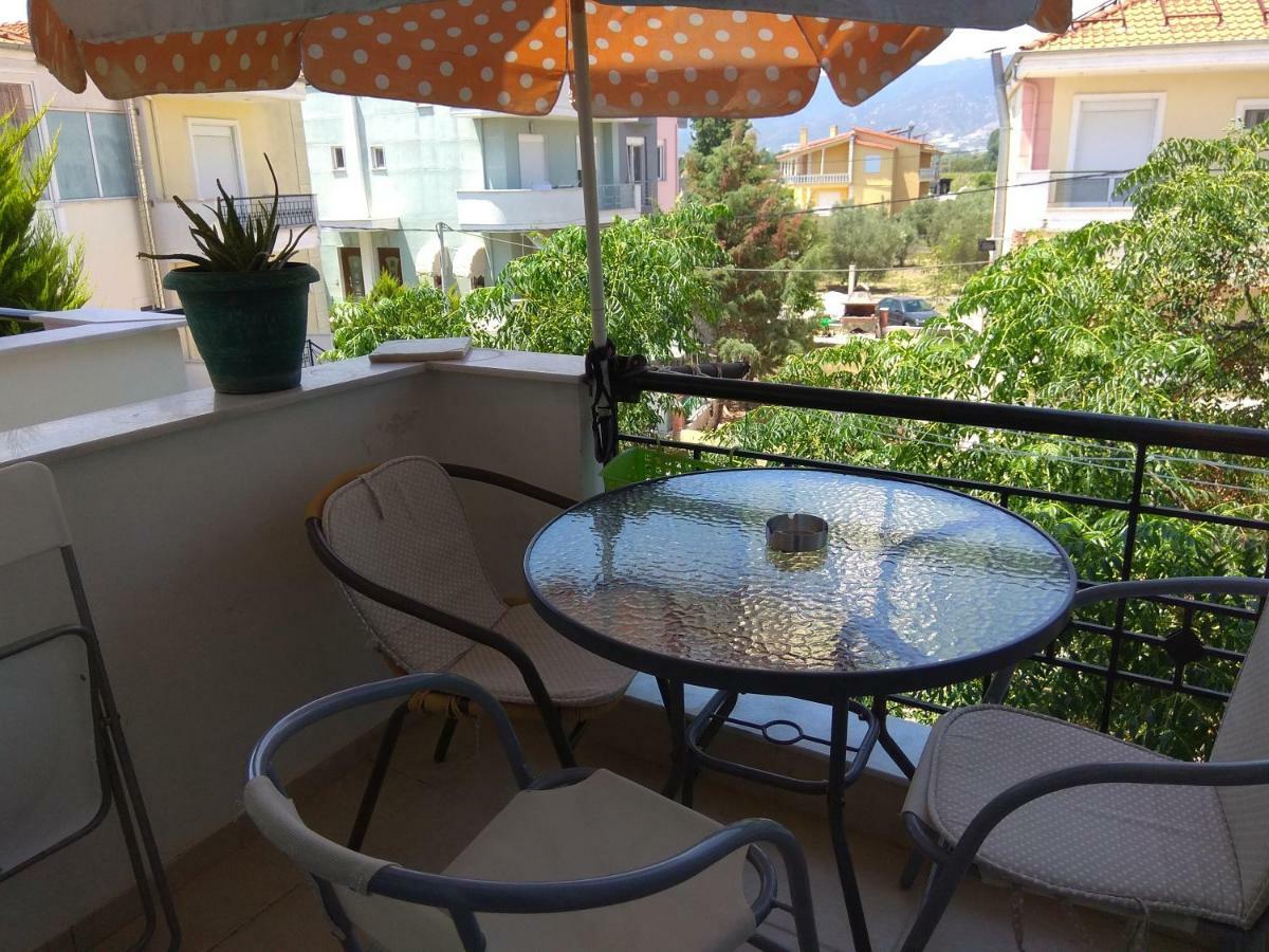 Peramos Apartments Néa Péramos Bagian luar foto